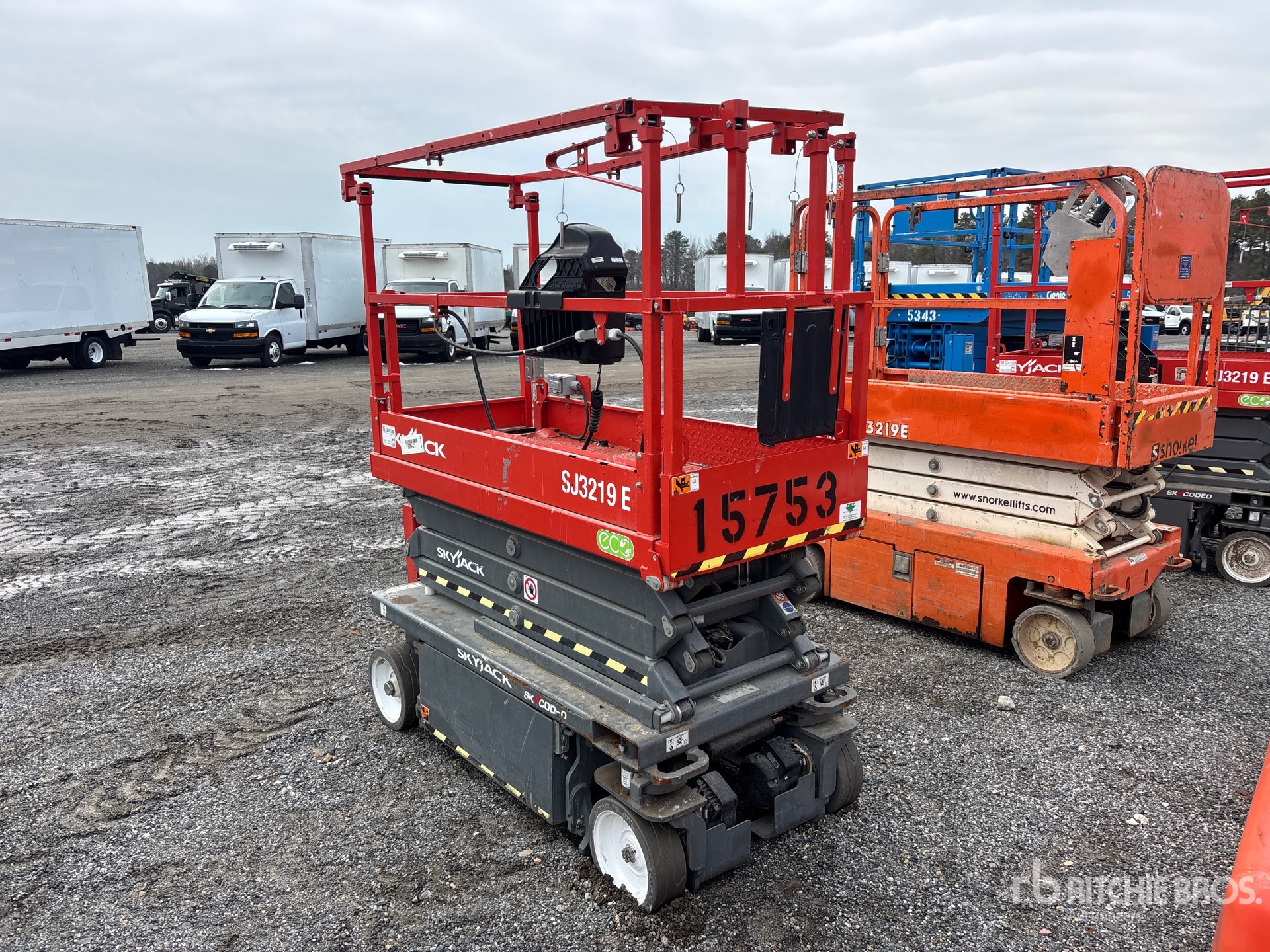 General Appearance with Foto, angolo posteriore sinistro