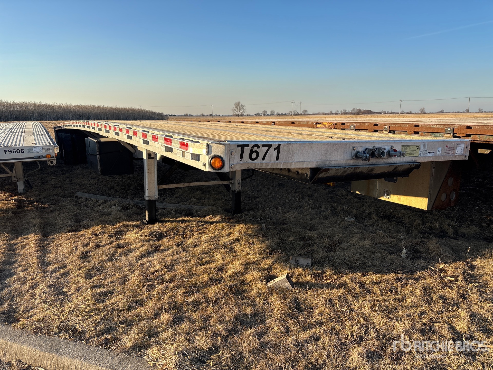 General Appearance with Bild, Ecke vorne rechts