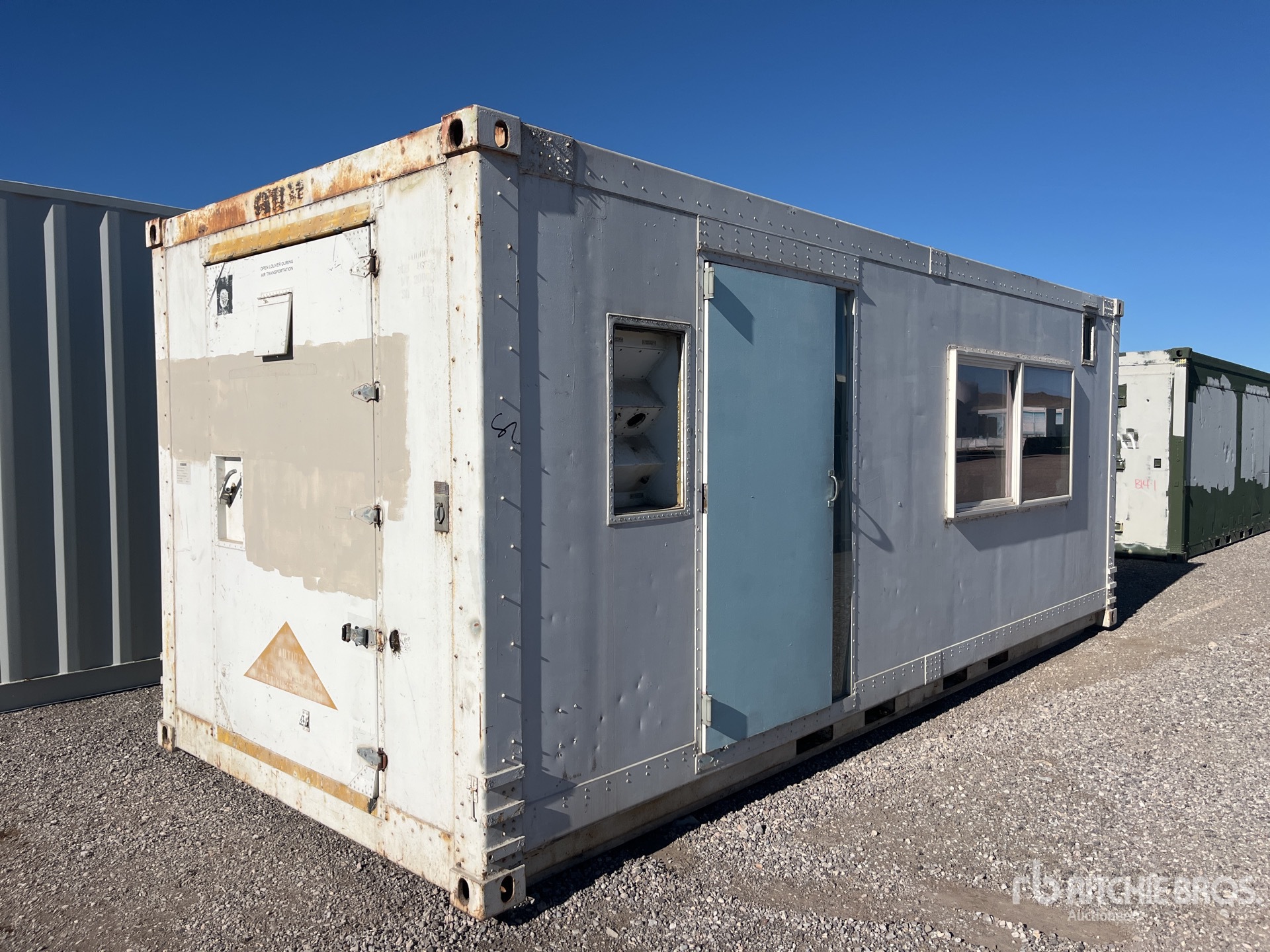 Aspect général with Image, coin avant droit