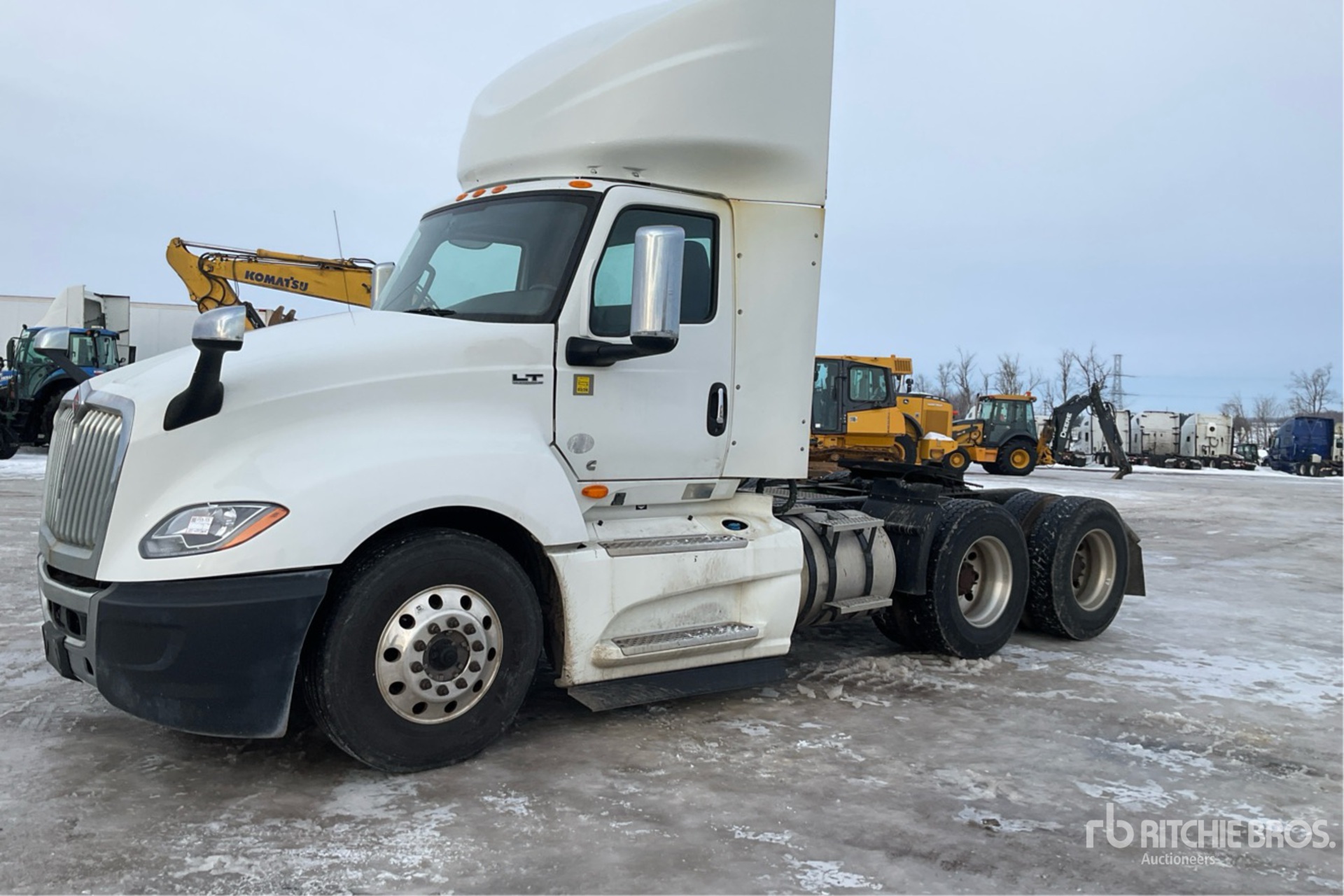 General Appearance with Foto, angolo anteriore sinistro