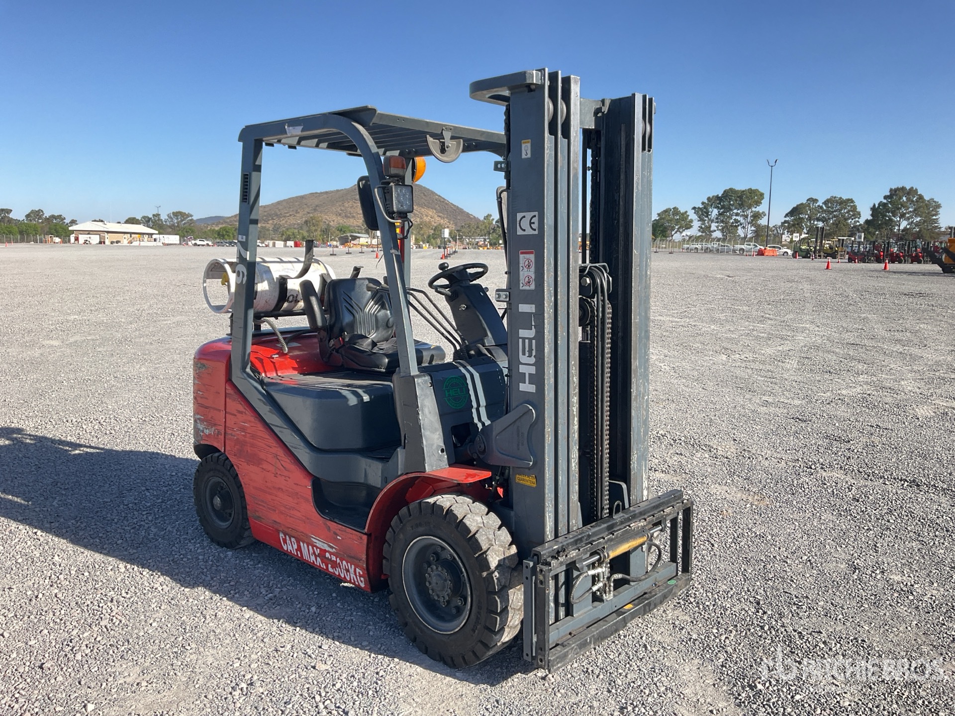 General Appearance with Picture, Right Front Corner