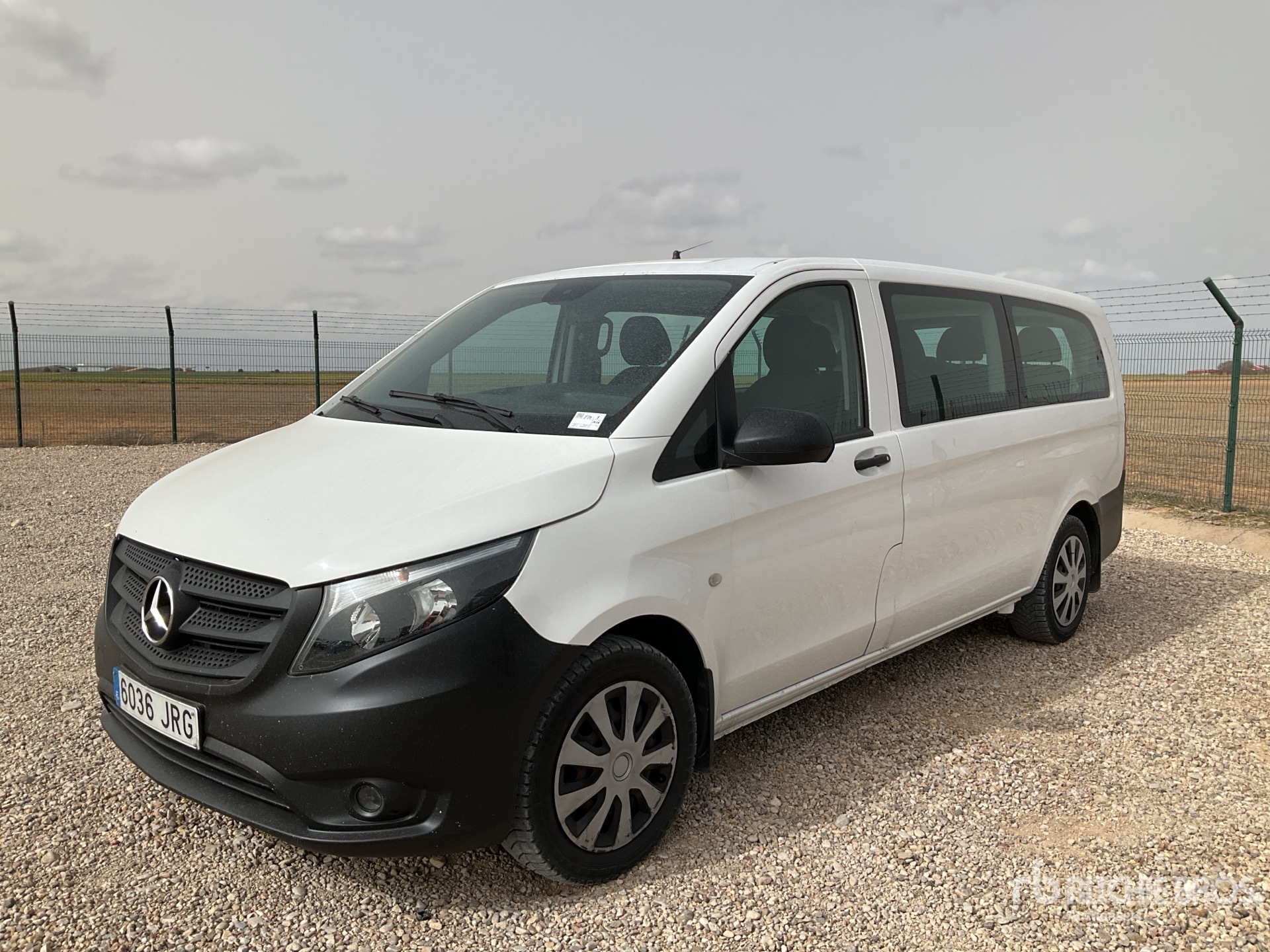 General Appearance with Foto, angolo anteriore sinistro