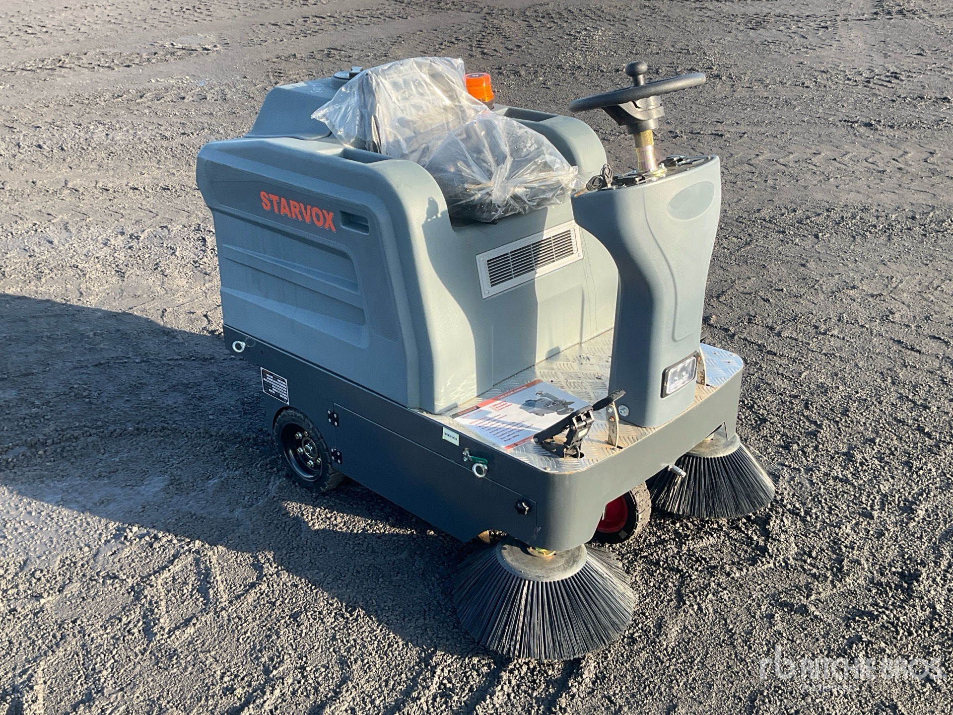 General Appearance with Picture, Right Front Corner