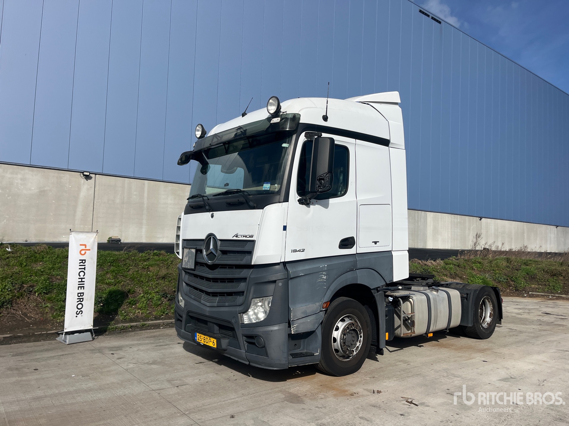 General Appearance with Featured Photo