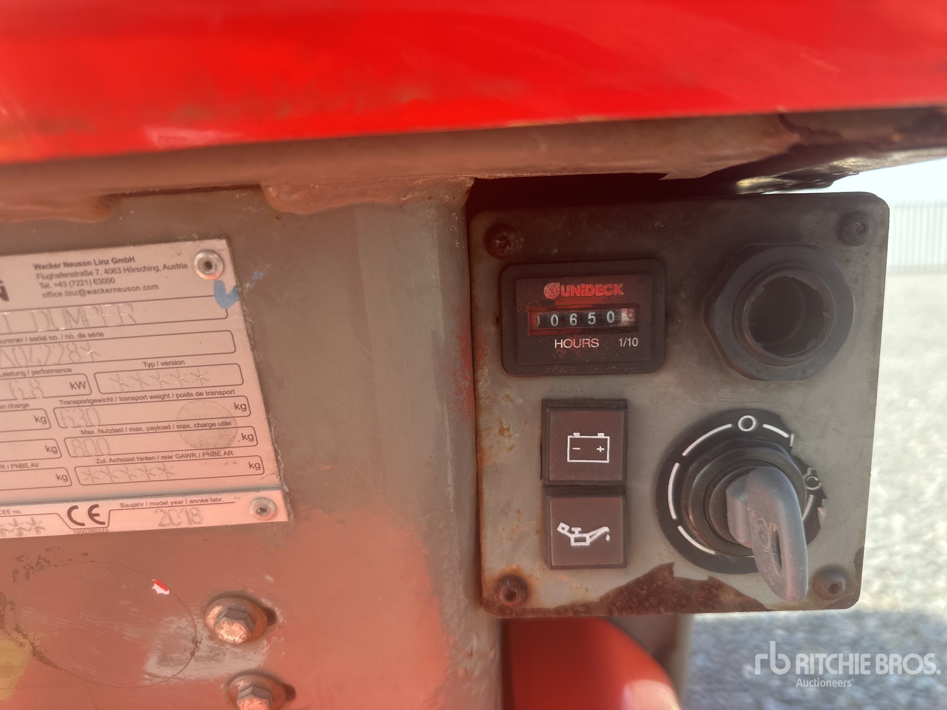 General Appearance with Hour Meter / Odometer