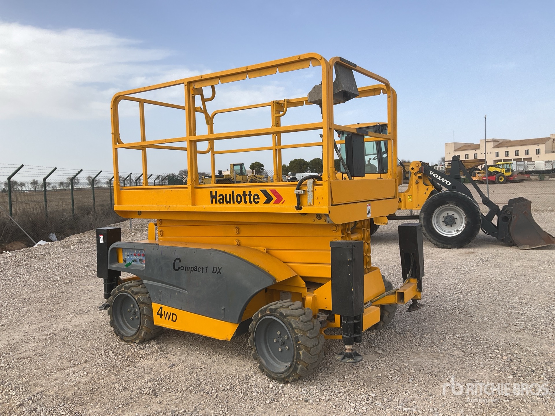 General Appearance with Foto, angolo anteriore destro