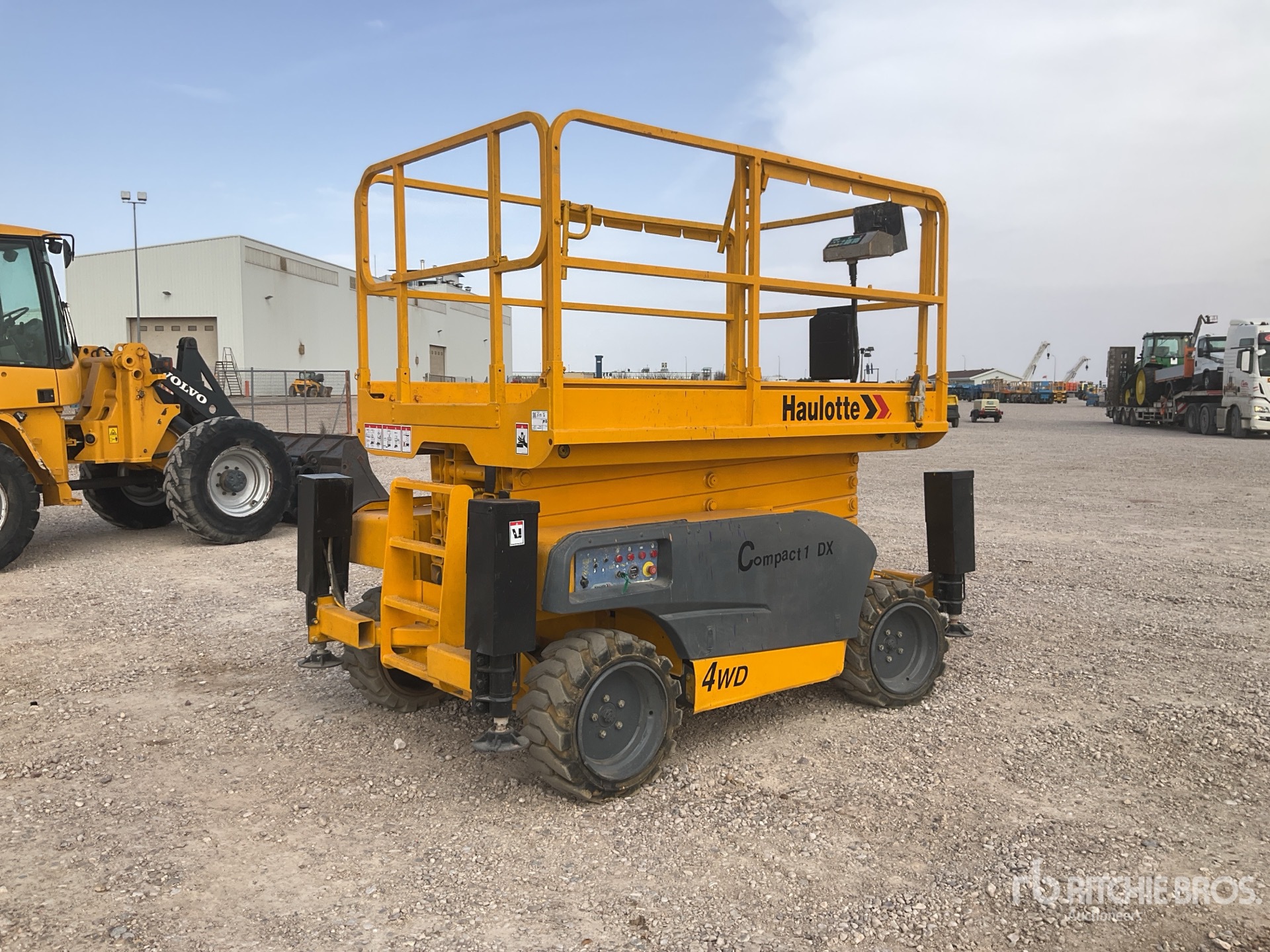 General Appearance with Foto, angolo anteriore sinistro