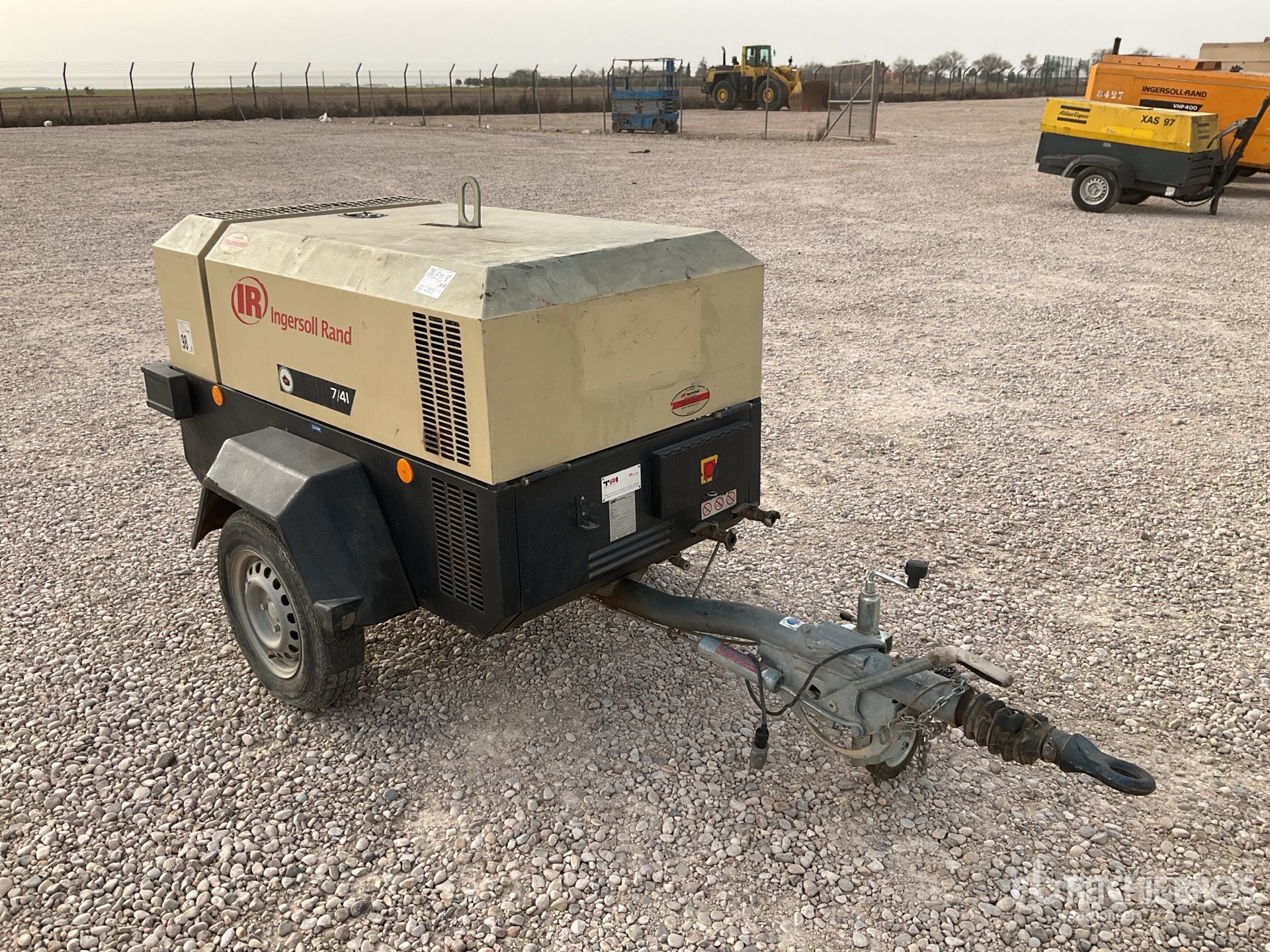 General Appearance with Bild, Ecke vorne rechts