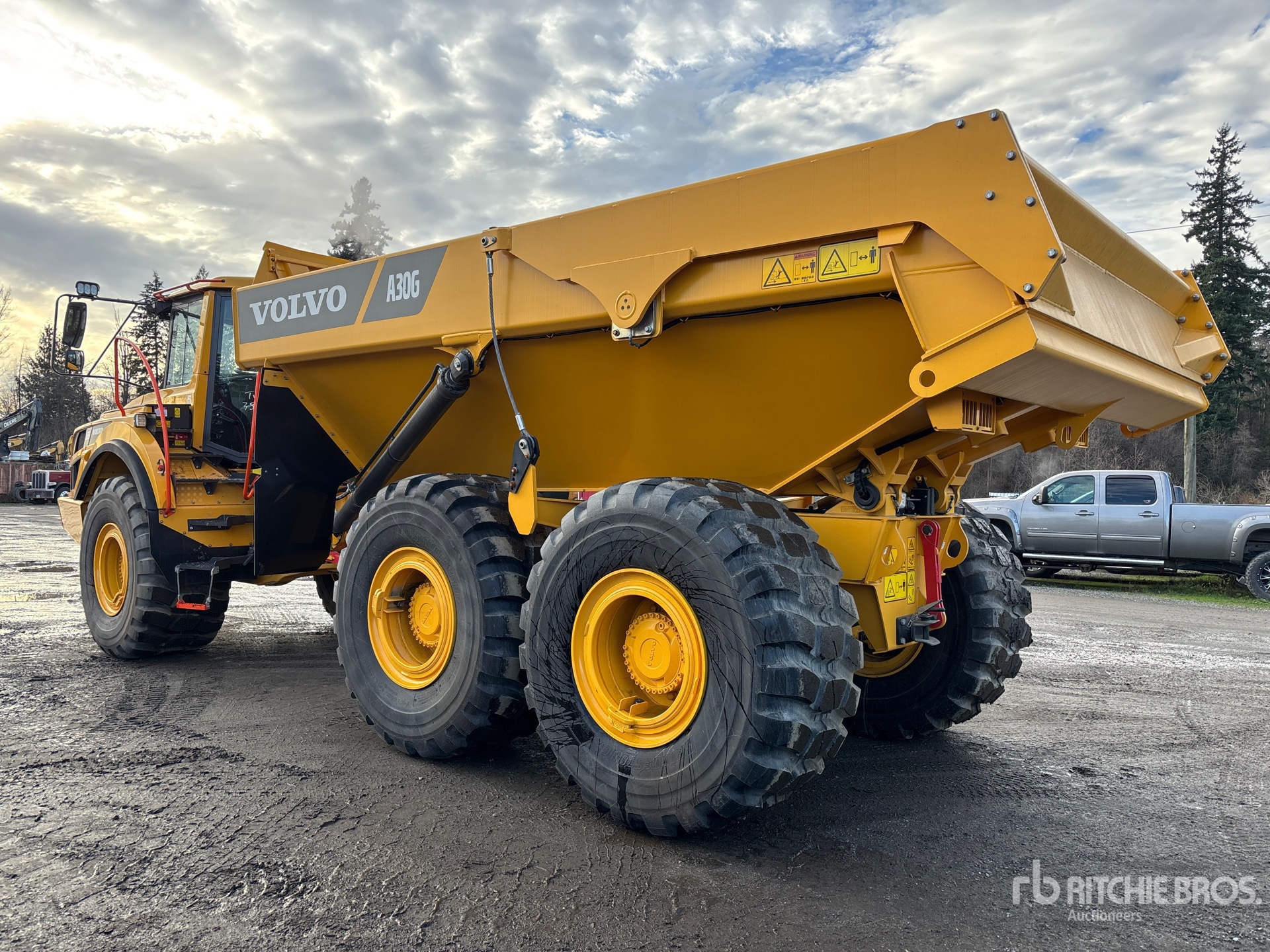 General Appearance with Picture, Left Rear Corner