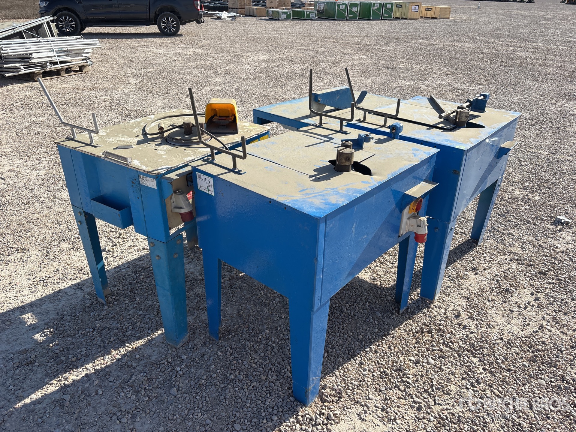 General Appearance with Picture, Left Front Corner