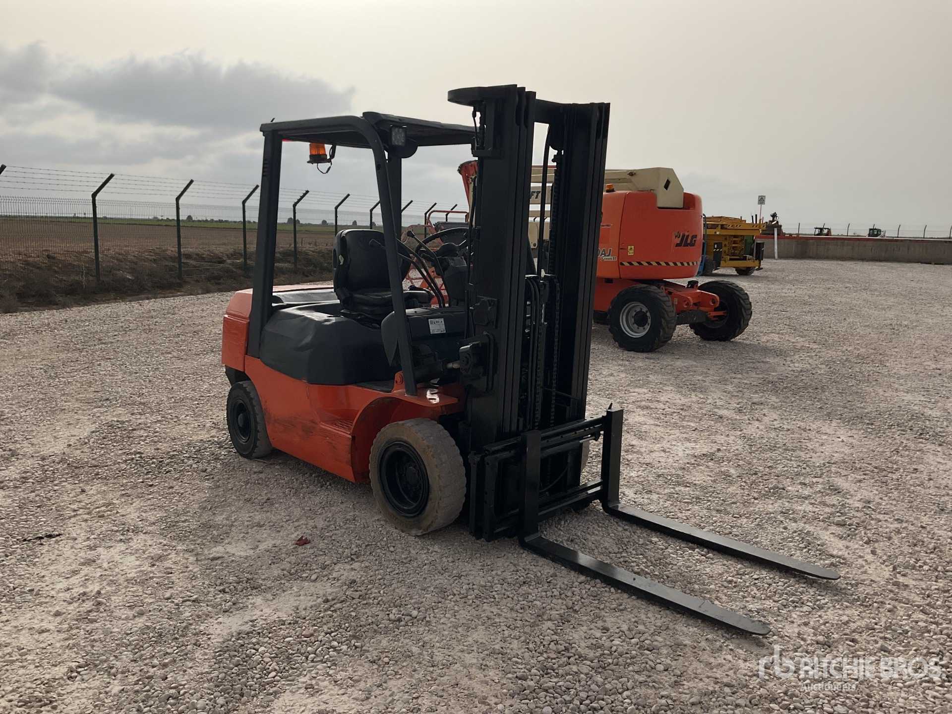 General Appearance with Picture, Right Front Corner