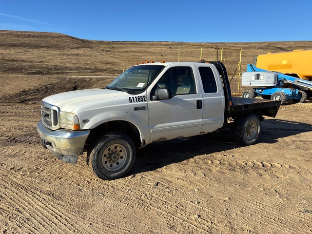 2002 Ford F-250 XLT 4x4 Extended Cab Flatbed Truck
