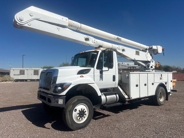 2014 International 7300 SFA 4x4