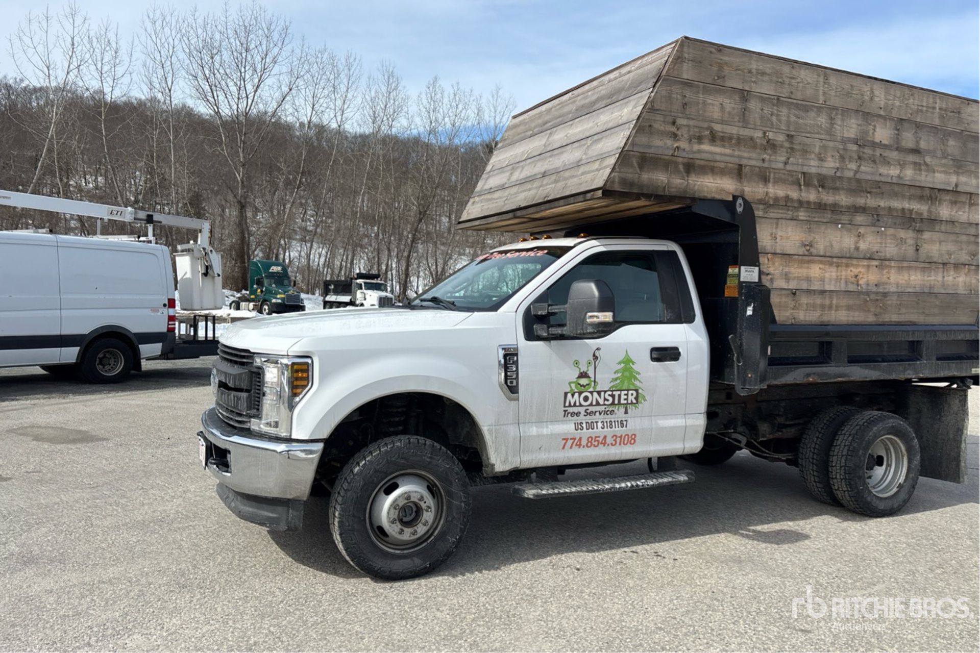 General Appearance with Bild, Ecke vorne links