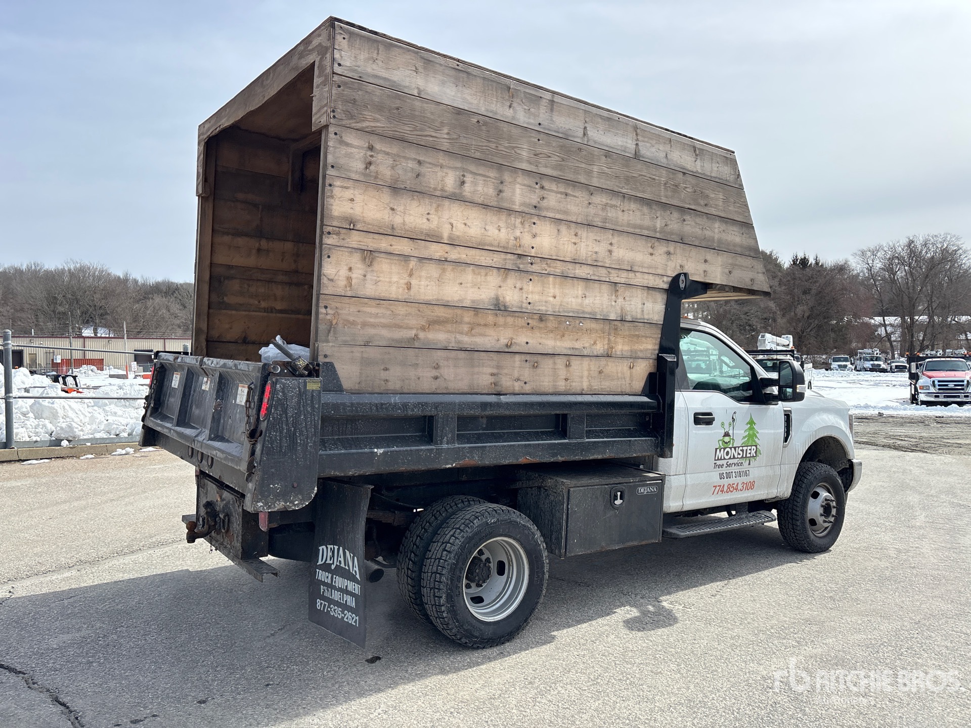 General Appearance with Foto, angolo anteriore sinistro