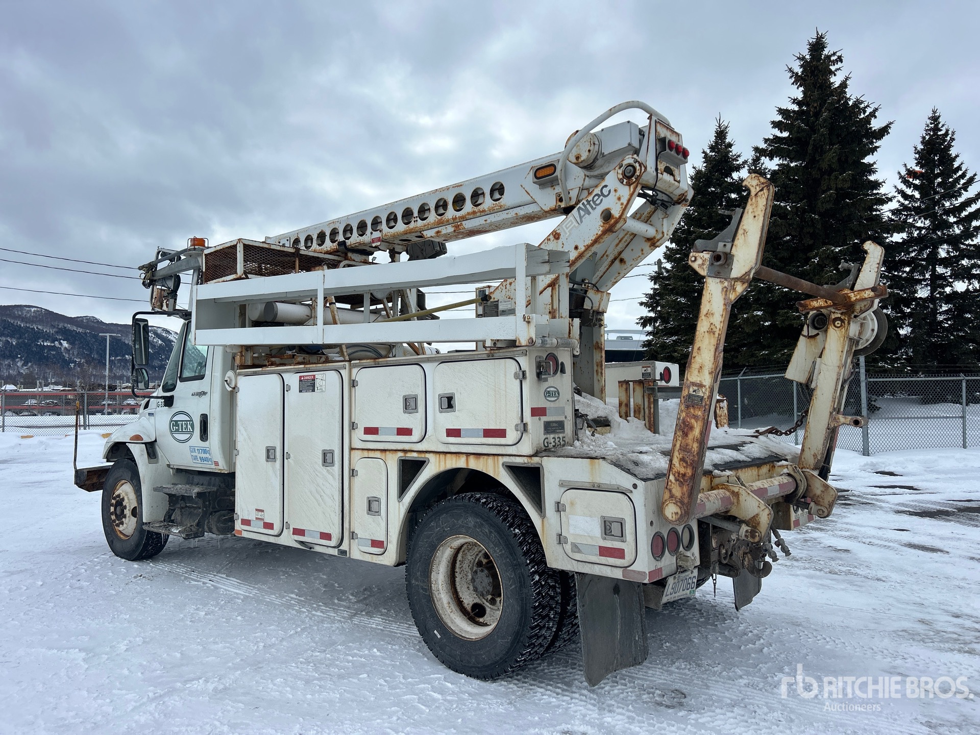 General Appearance with Picture, Left Rear Corner