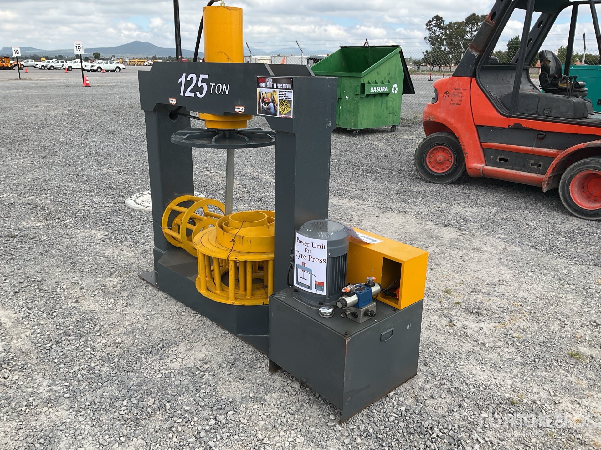 General Appearance with Picture, Right Front Corner