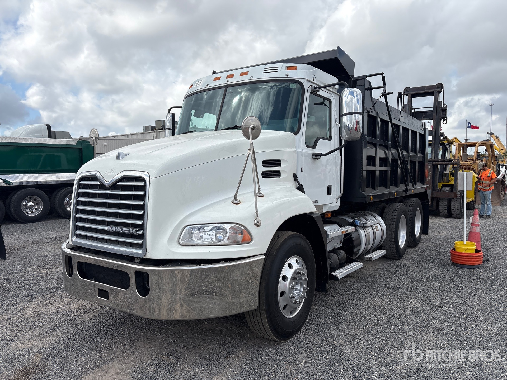 General Appearance with Image, coin avant gauche