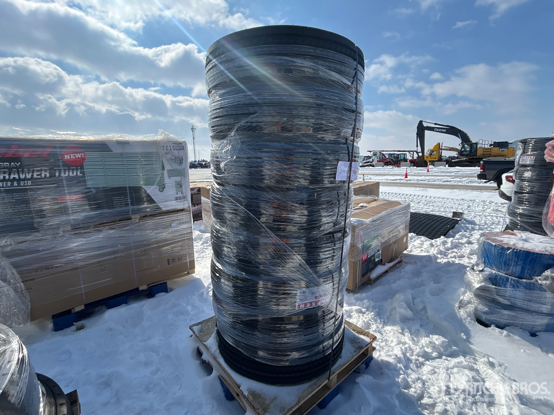 General Appearance with Foto, angolo anteriore sinistro