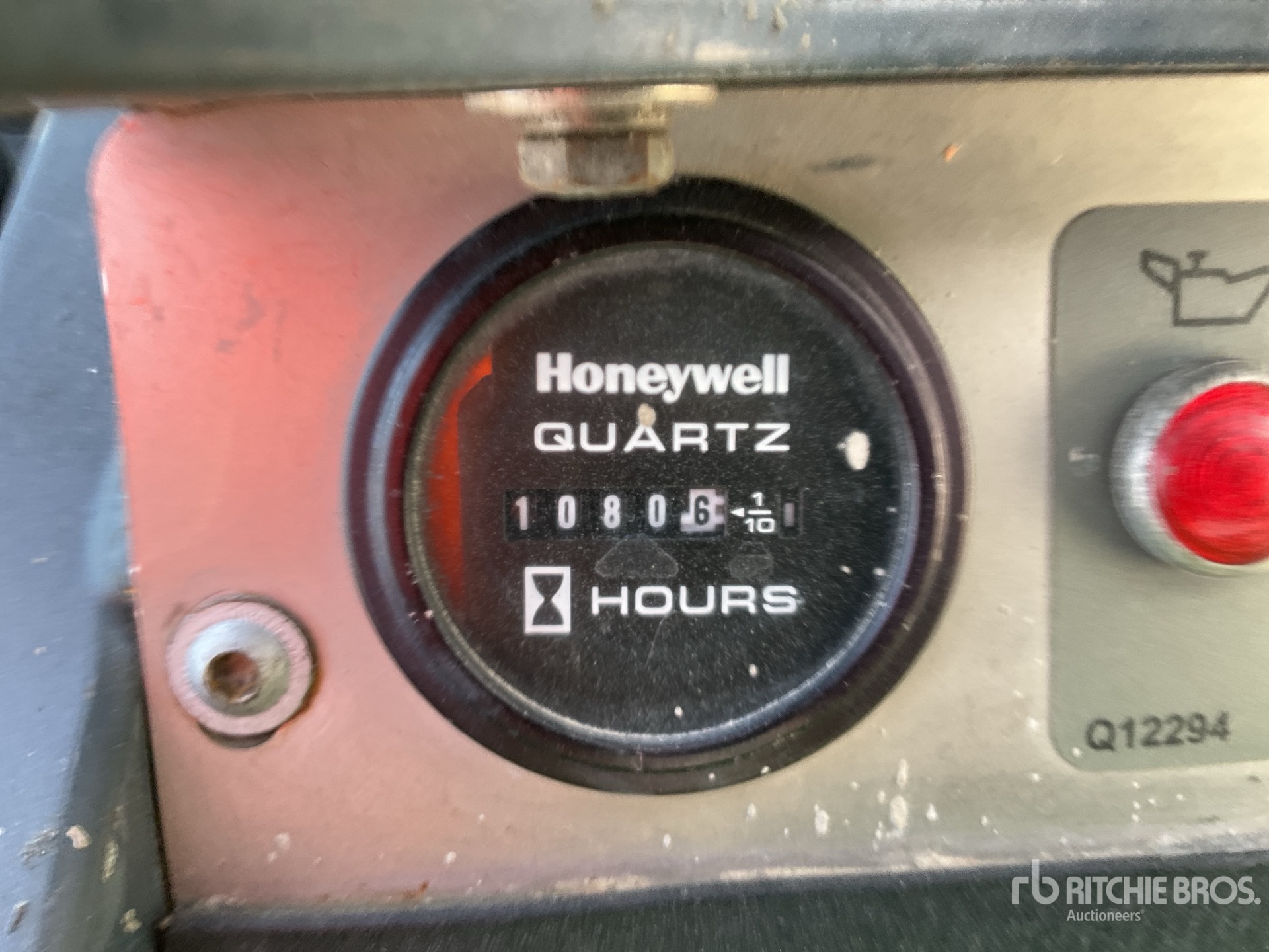 General Appearance with Hour Meter / Odometer