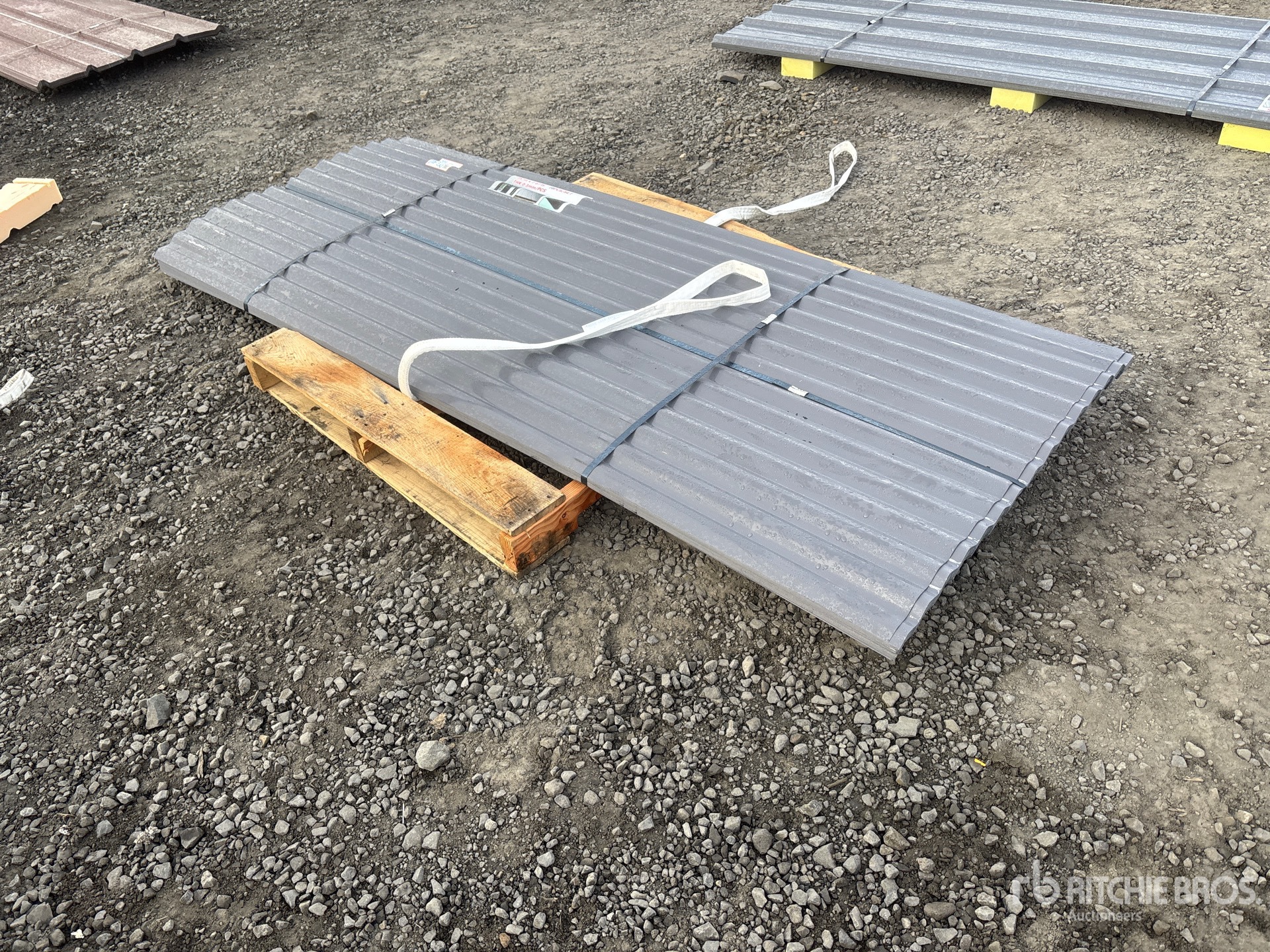 General Appearance with Foto, angolo anteriore sinistro