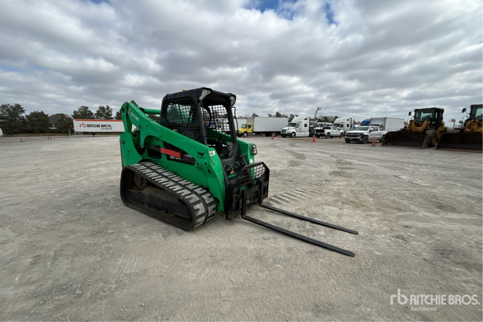 General Appearance with Picture, Right Front Corner