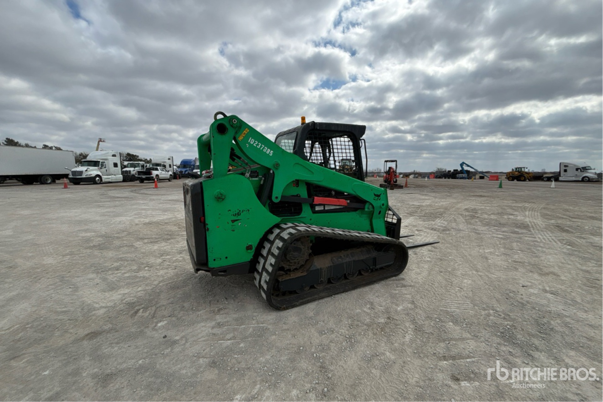 General Appearance with Picture, Right Rear Corner