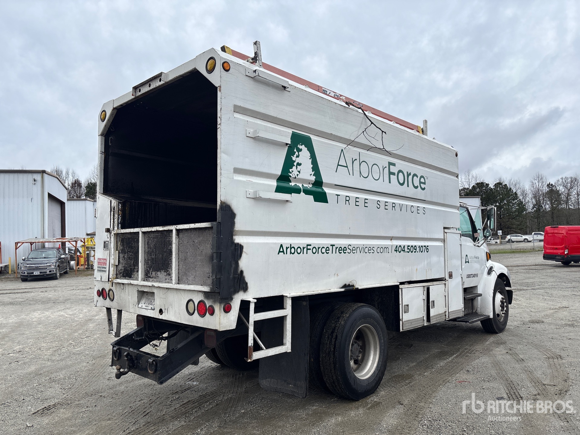 General Appearance with Picture, Right Rear Corner