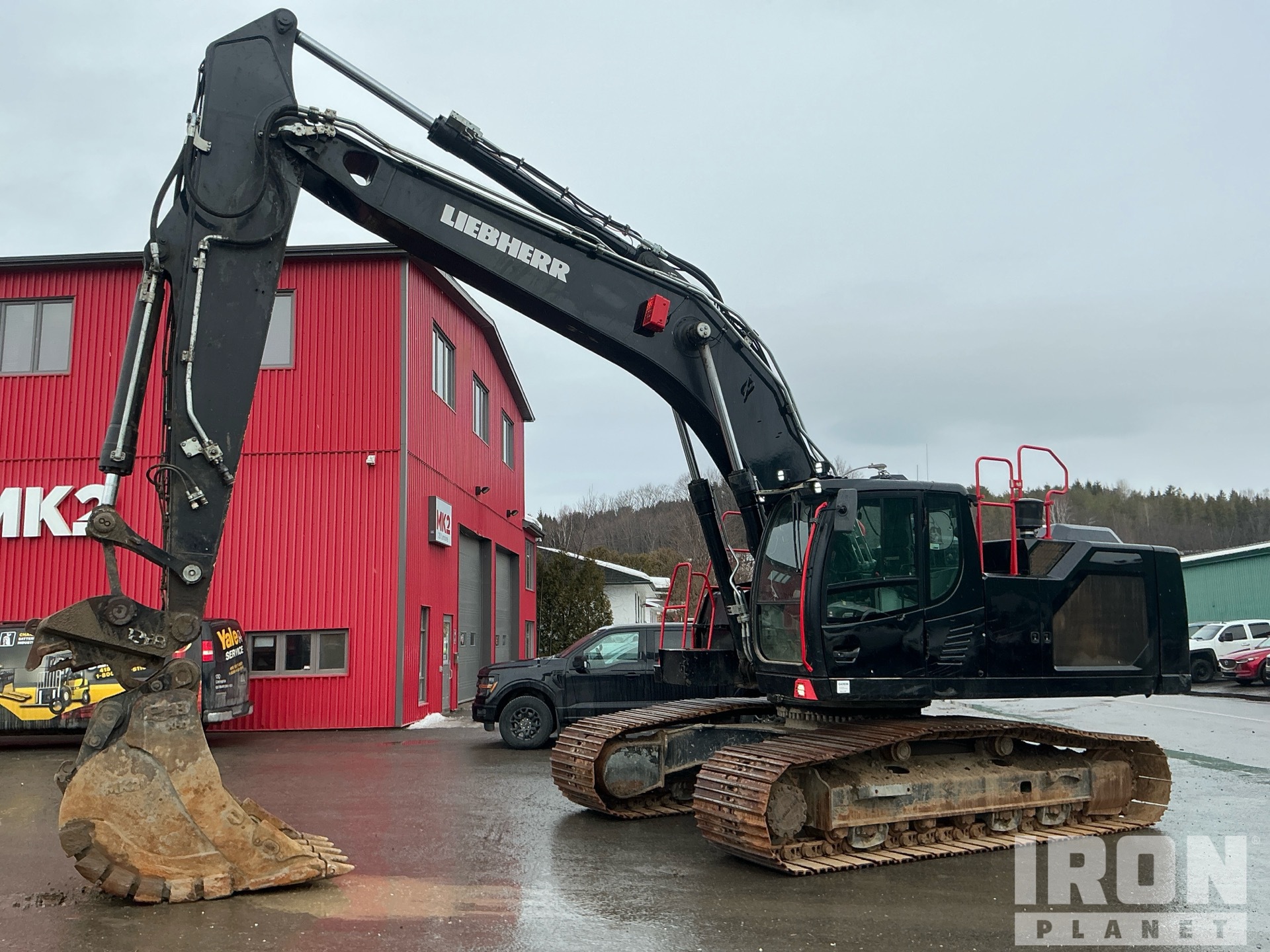 General Appearance with Featured Photo