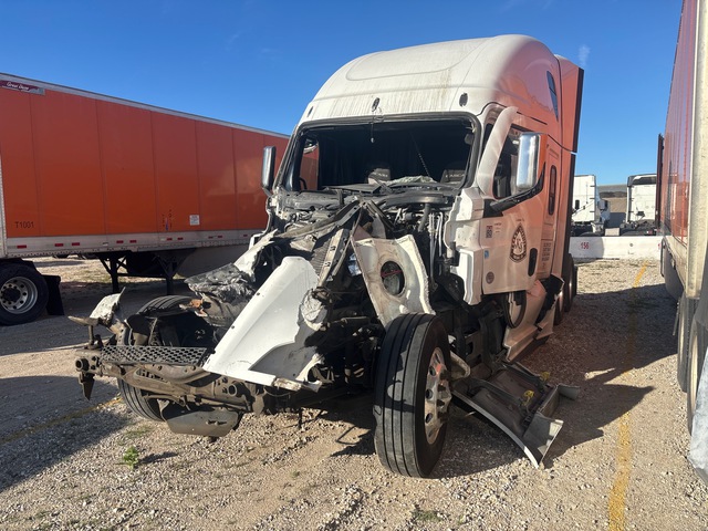 2020 Freightliner Cascadia 126 6x4 T/A Sleeper Truck Tractor (Inoperable)