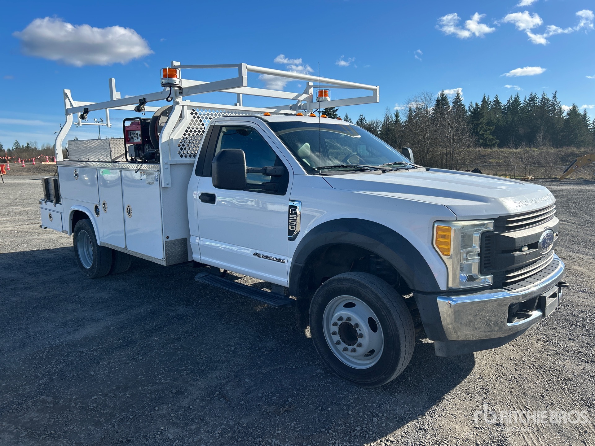 General Appearance with Bild, Ecke vorne rechts