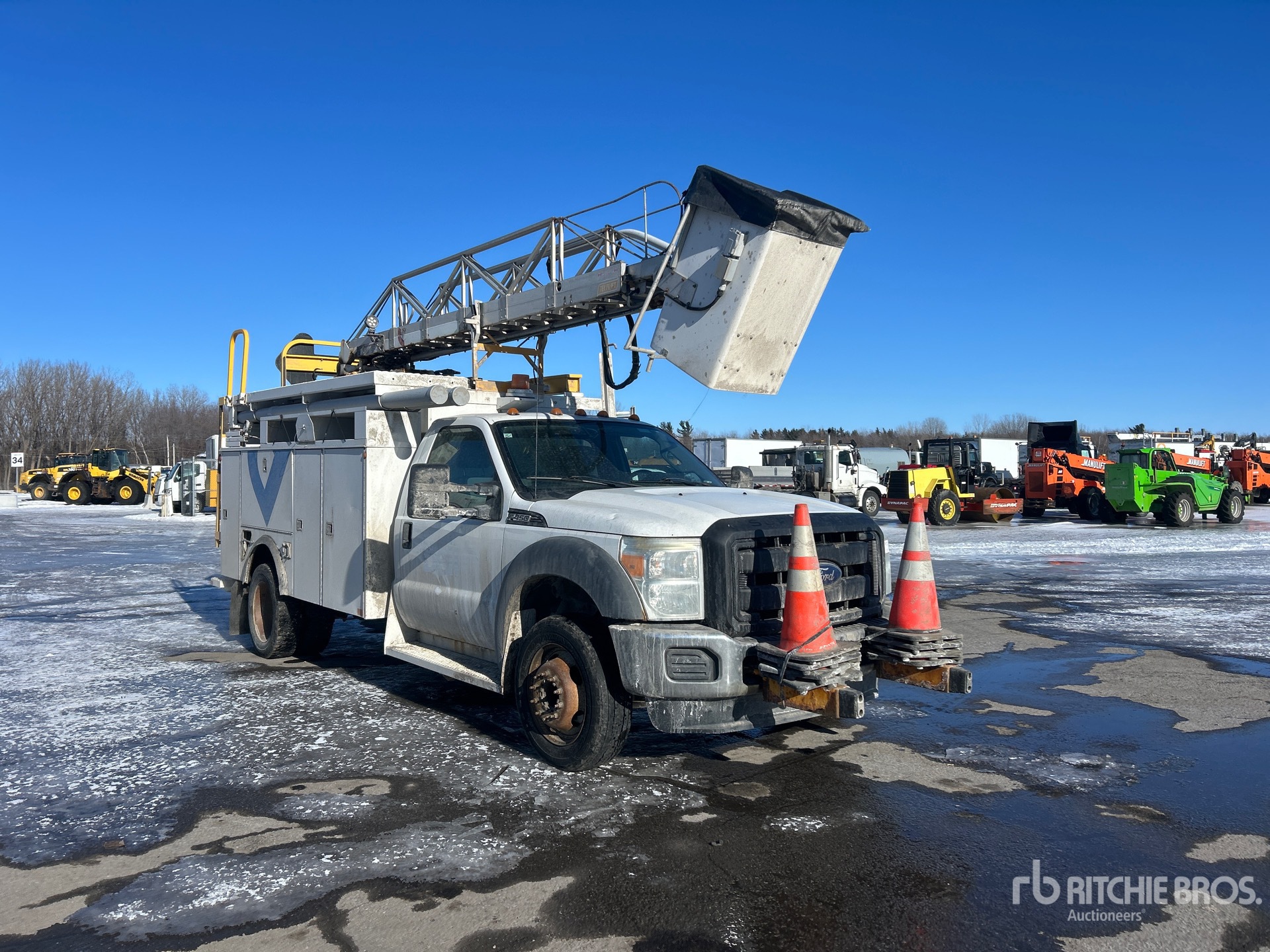 General Appearance with Bild, Ecke vorne rechts