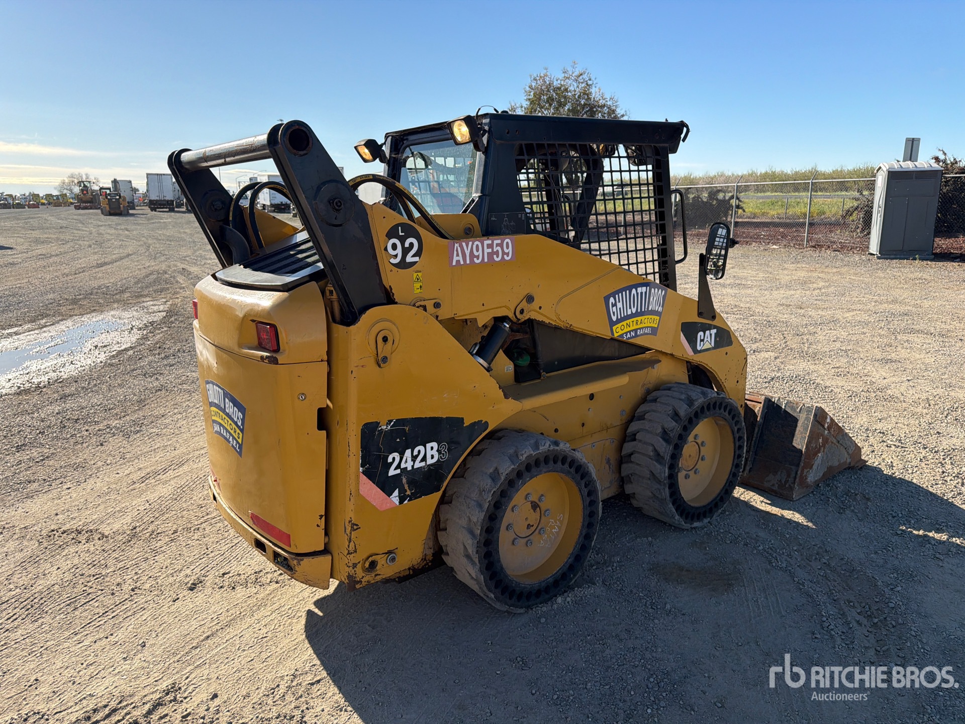 General Appearance with Picture, Right Rear Corner