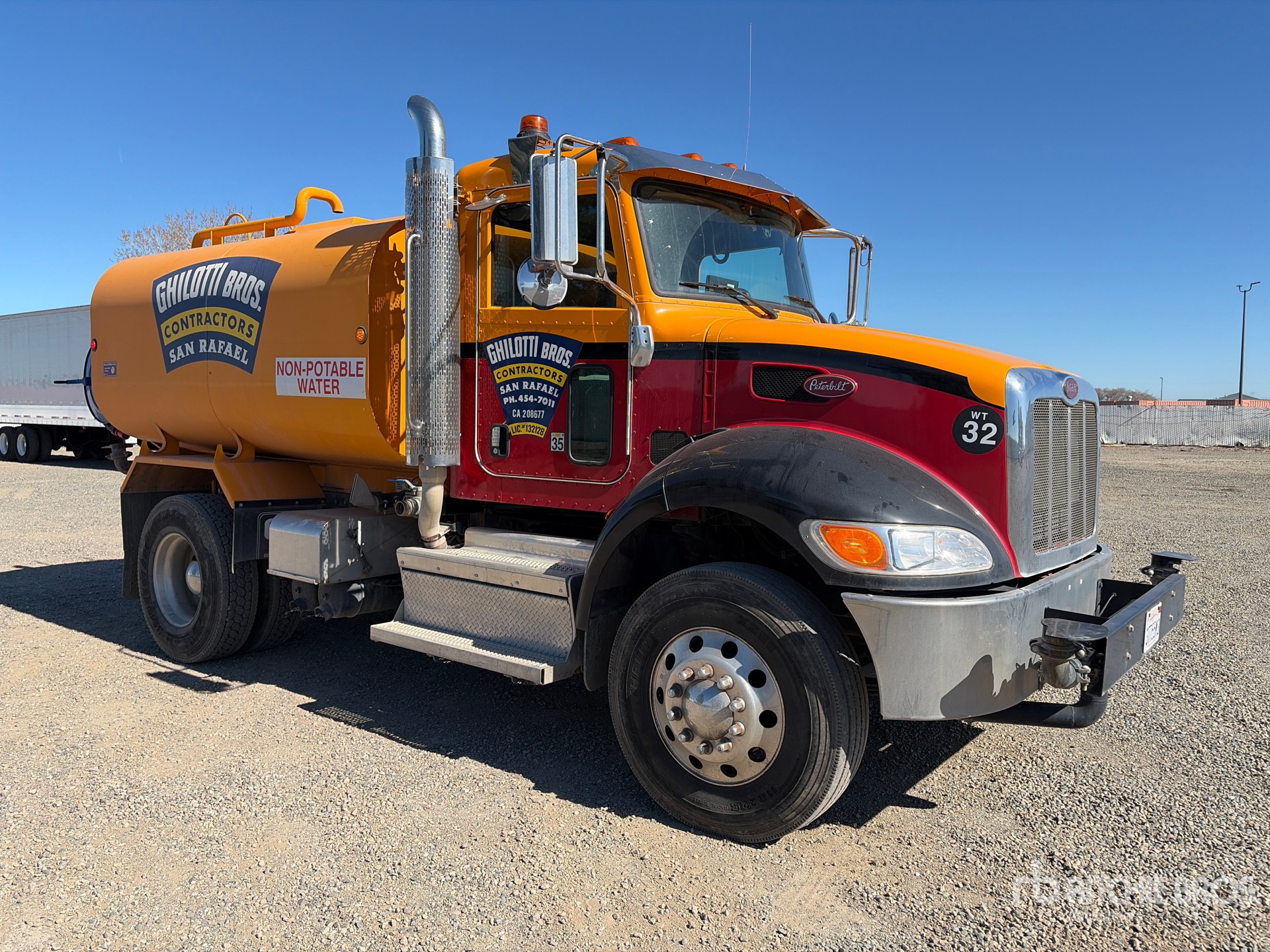 General Appearance with Foto, angolo anteriore destro