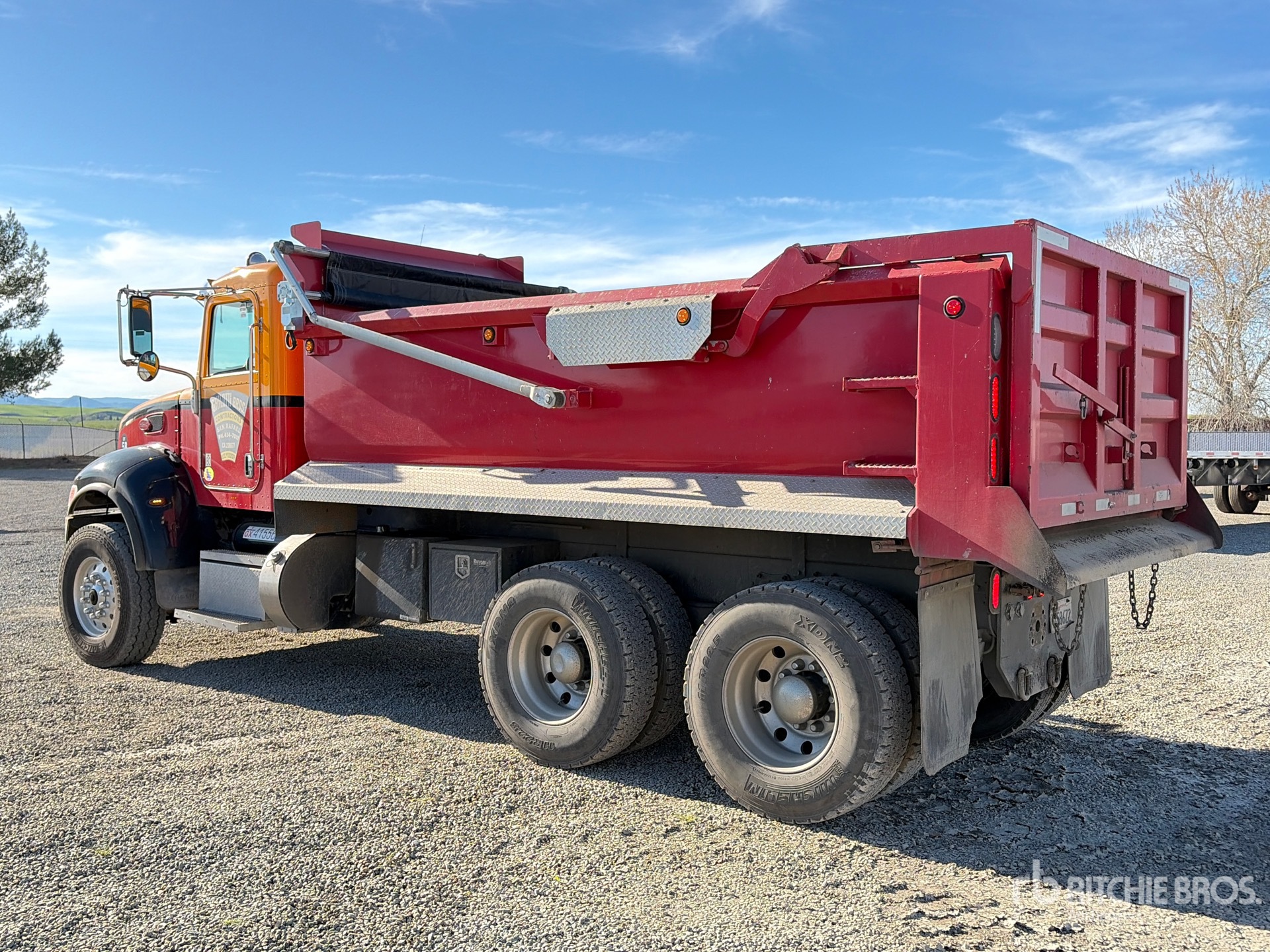 General Appearance with Bild, Ecke hinten links