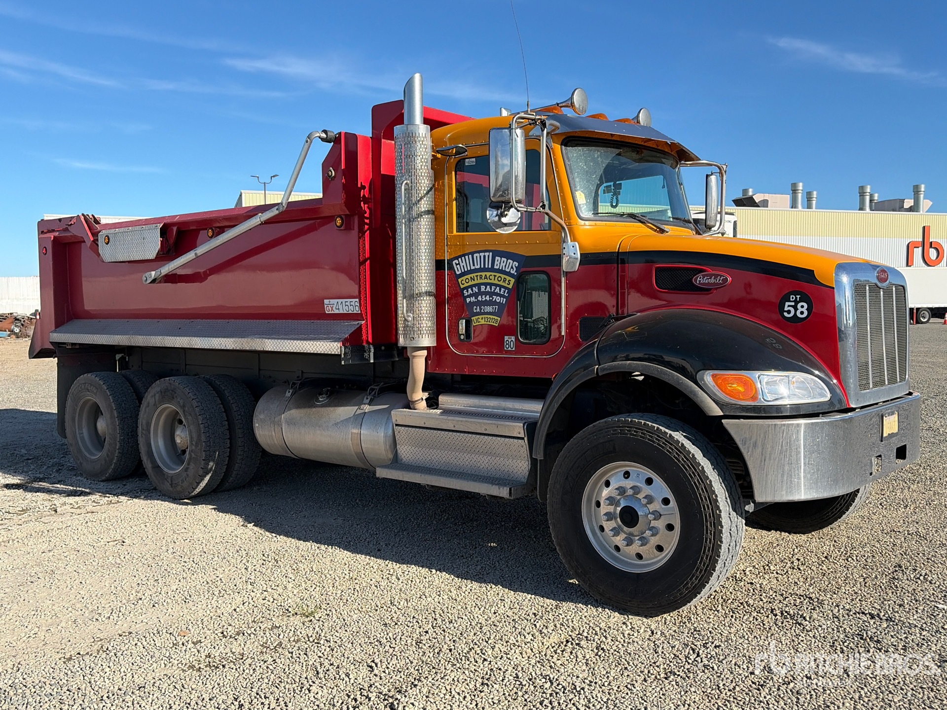 General Appearance with Bild, Ecke vorne rechts