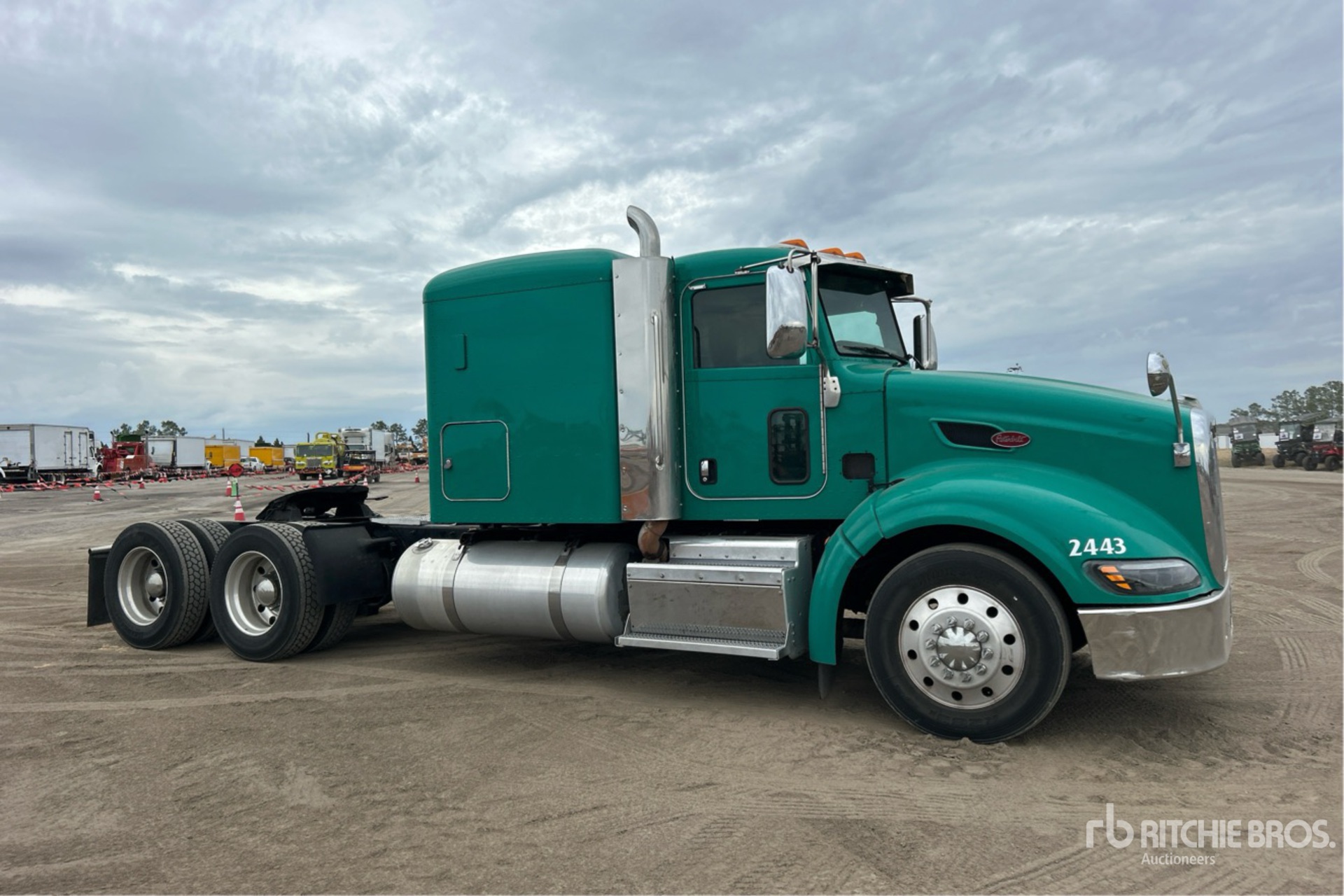 General Appearance with Picture, Right Front Corner