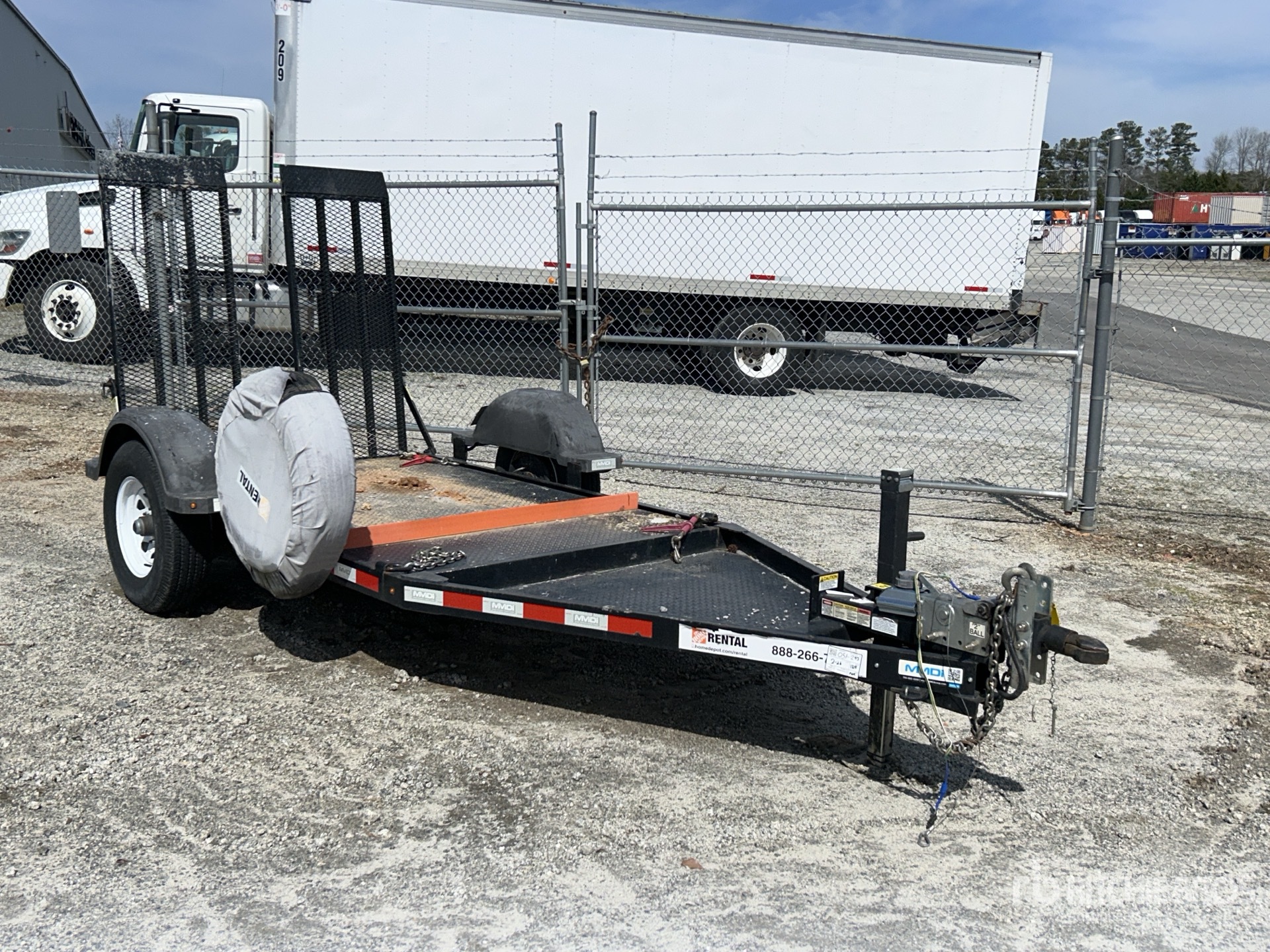 General Appearance with Picture, Right Front Corner