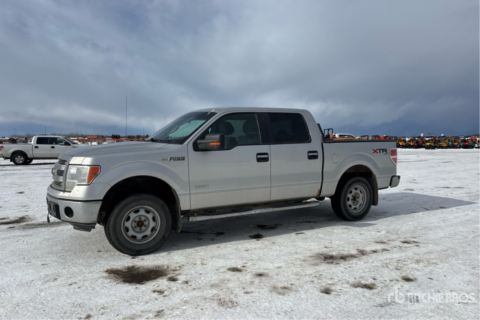 General Appearance with Foto, angolo anteriore sinistro