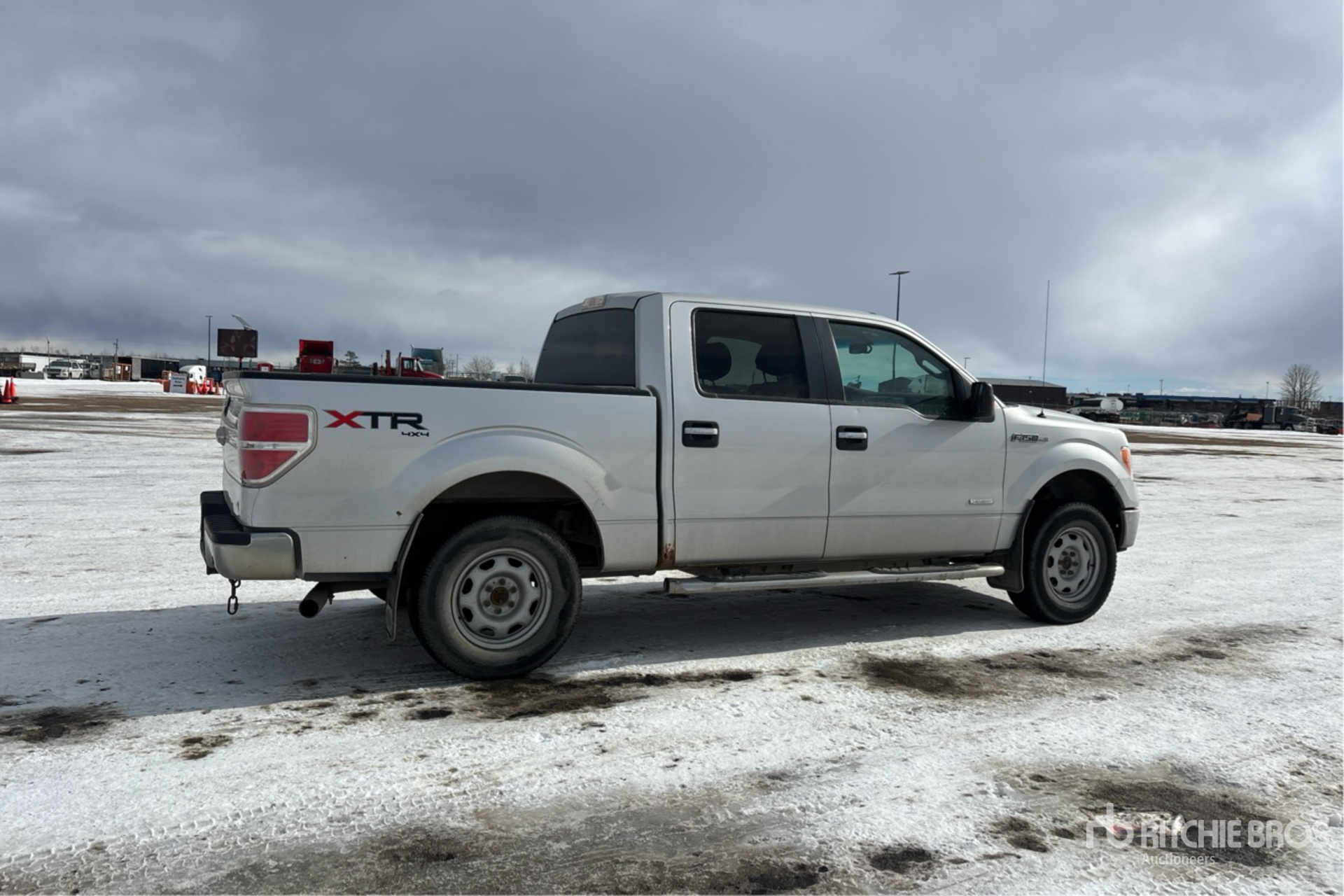 General Appearance with Foto, angolo anteriore sinistro