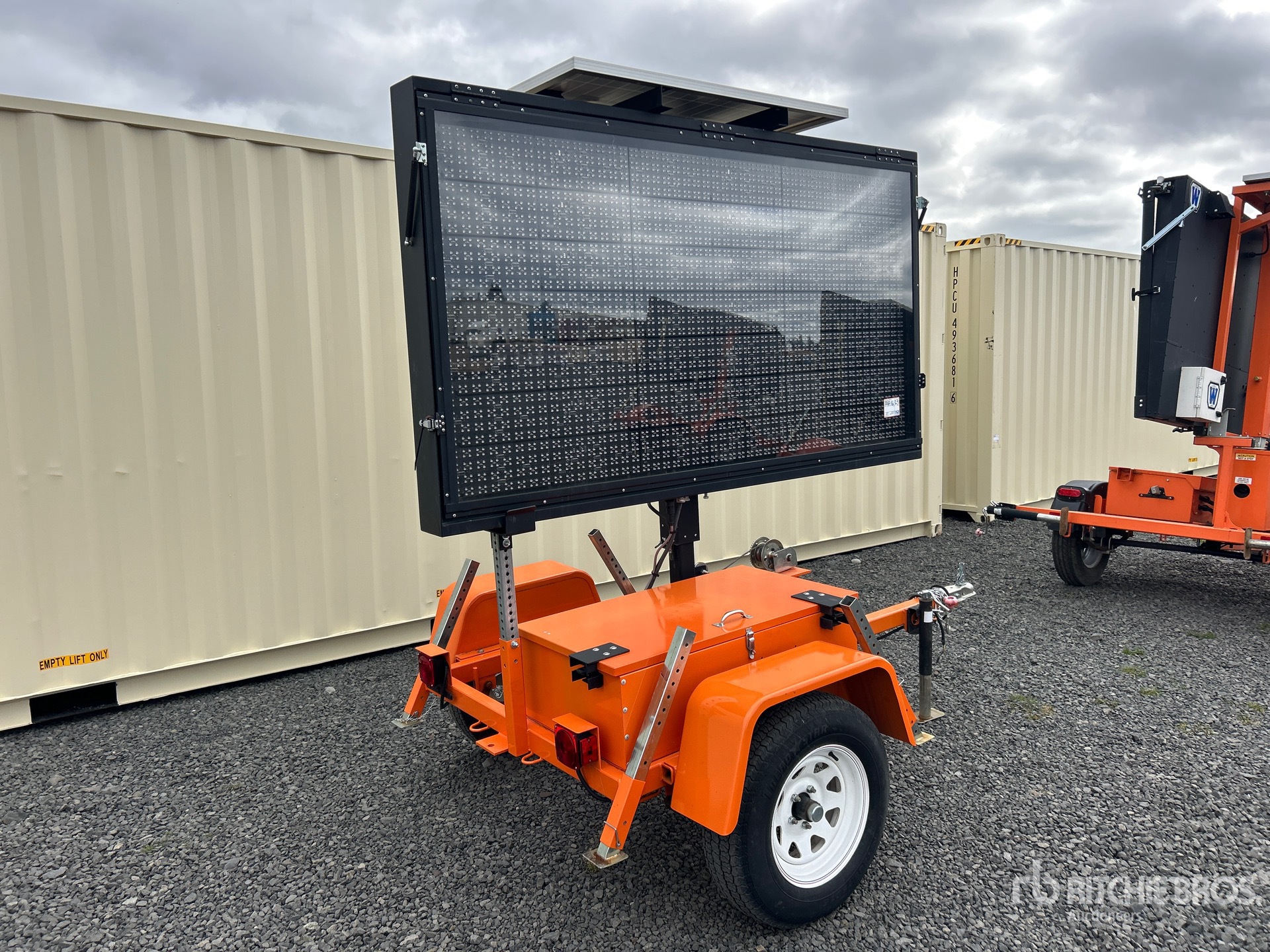 Aspect général with Image, coin arrière droit