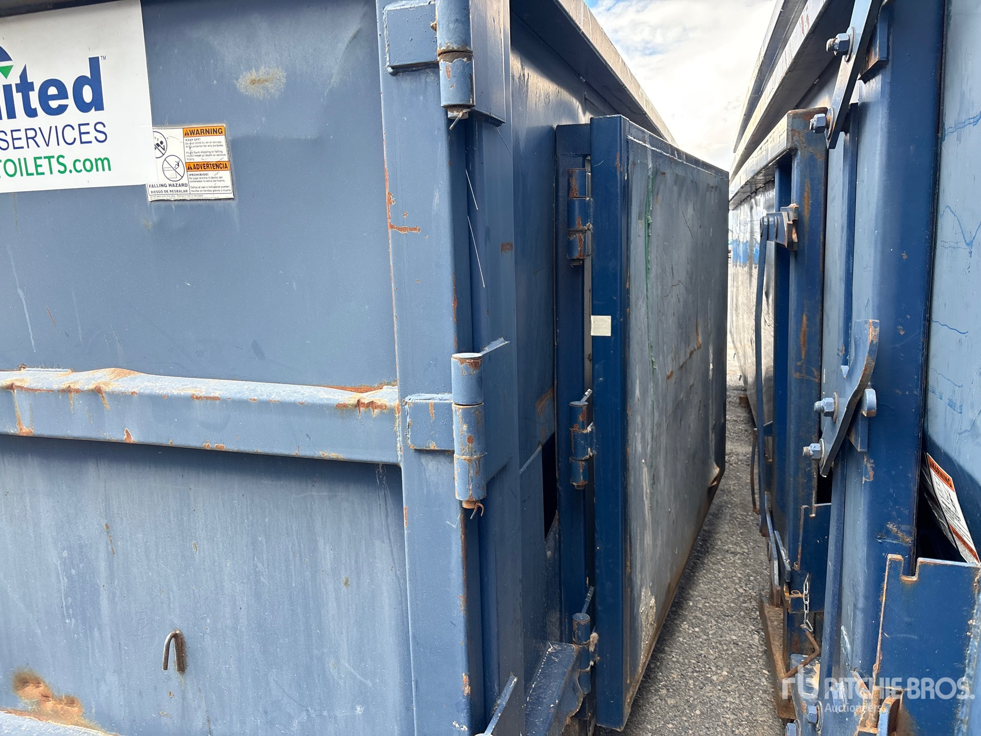 Aspect général with Image, coin arrière droit