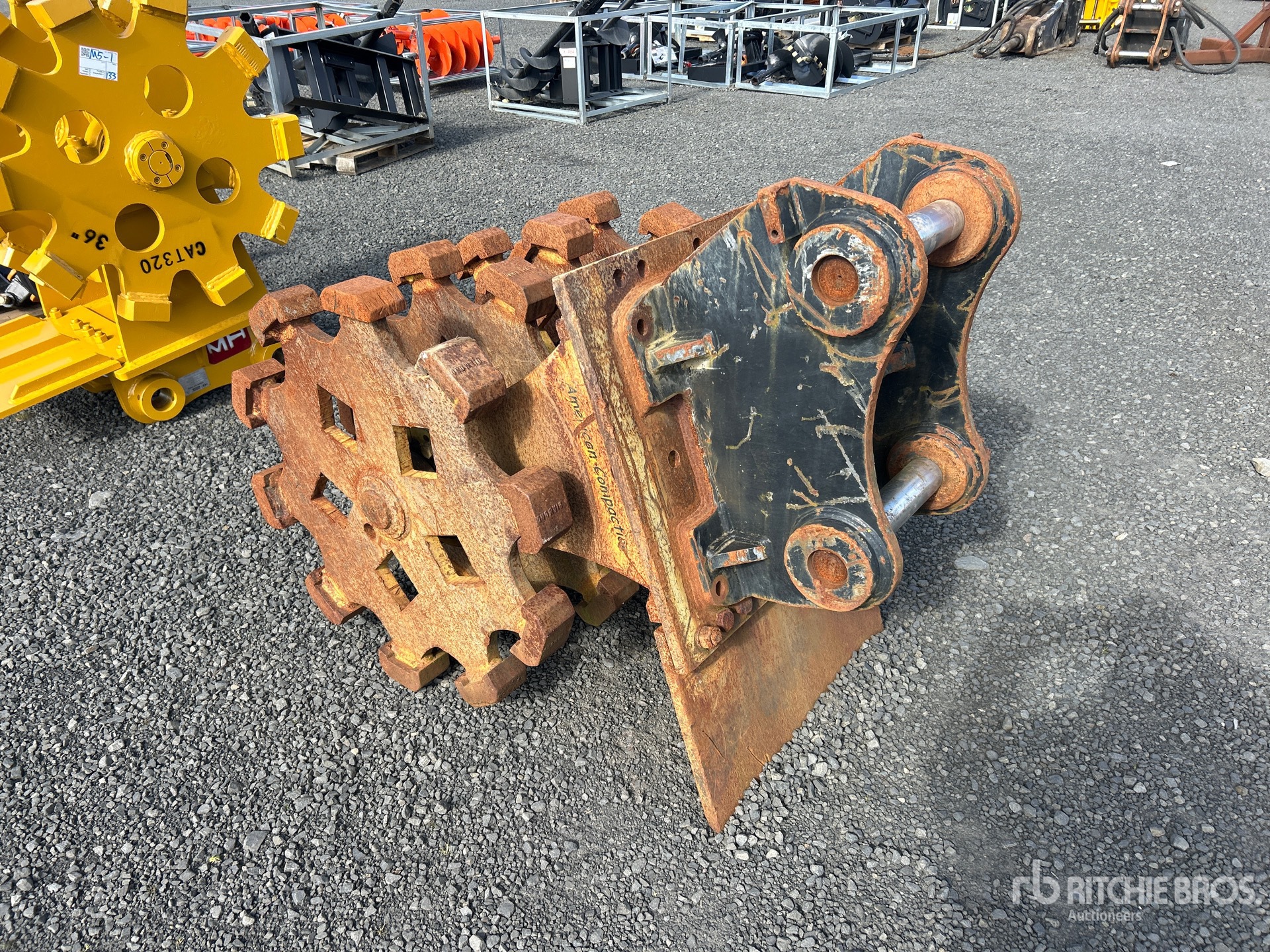 General Appearance with Foto, angolo posteriore sinistro