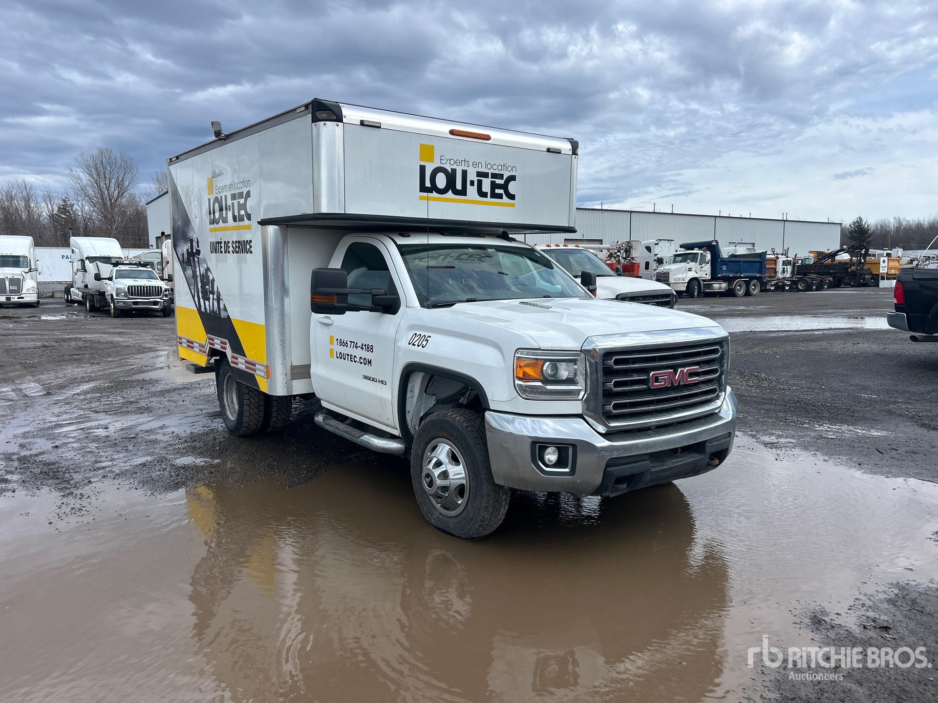 General Appearance with Picture, Right Front Corner