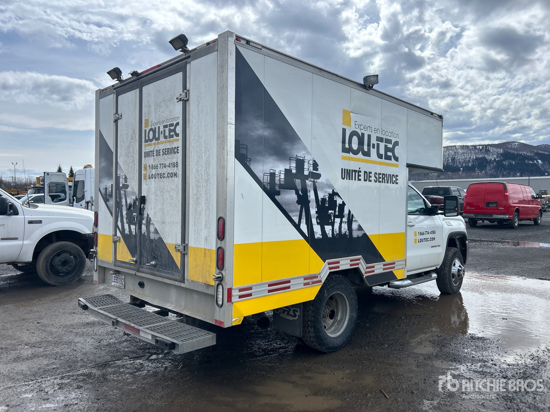 General Appearance with Picture, Right Rear Corner