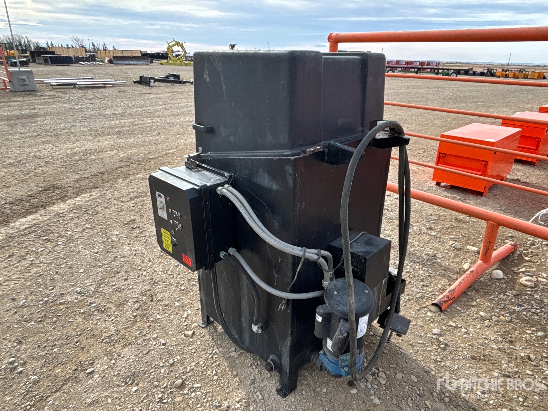 General Appearance with Foto, angolo anteriore sinistro