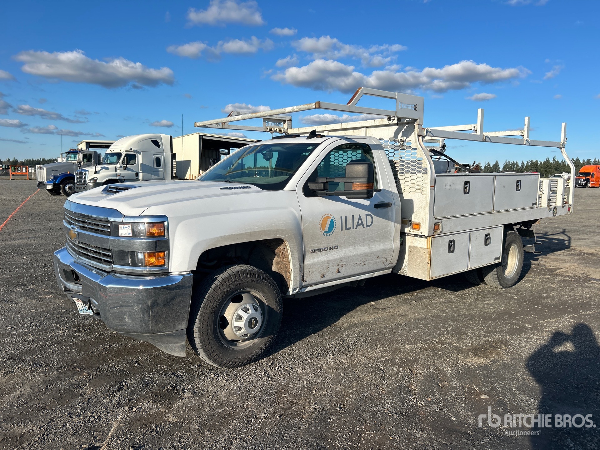 General Appearance with Picture, Left Front Corner