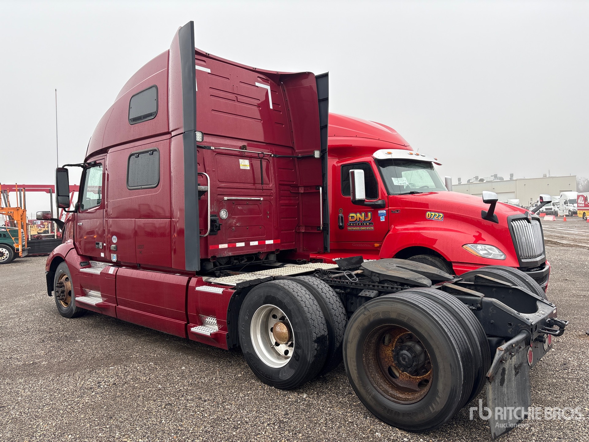Aspect général with Image, coin arrière gauche
