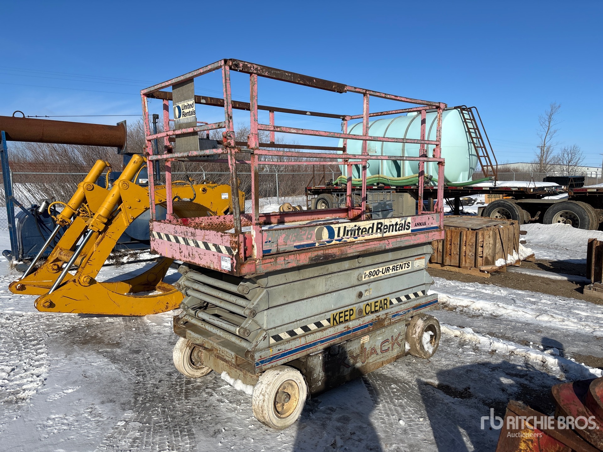 General Appearance with Picture, Left Front Corner