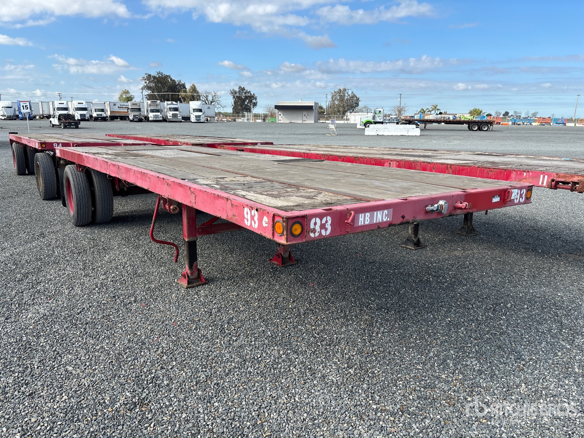 General Appearance with Bild, Ecke vorne rechts